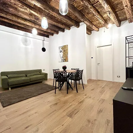Paternostro Luxury Apartment-3
