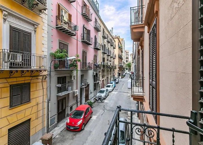 Guesthost - Teatro Massimo Roomy Flat With Covered Terrace